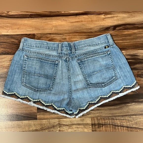 LUCKY BRAND Riley Jean Cut Off Shorts Stretch Denim Embroidered Hem - Picture 4 of 9